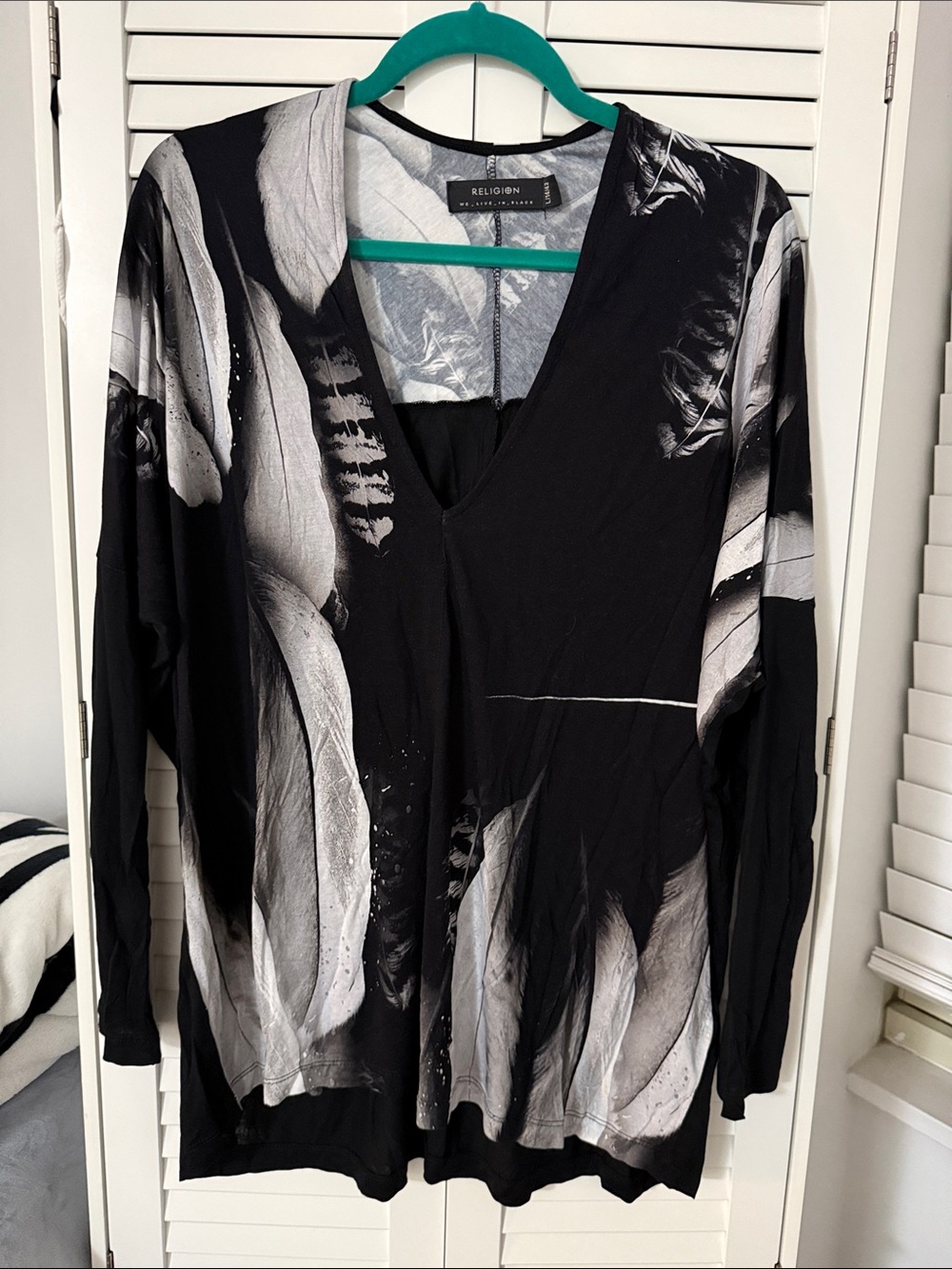 Religion - V-Neck top in Black & Gray
